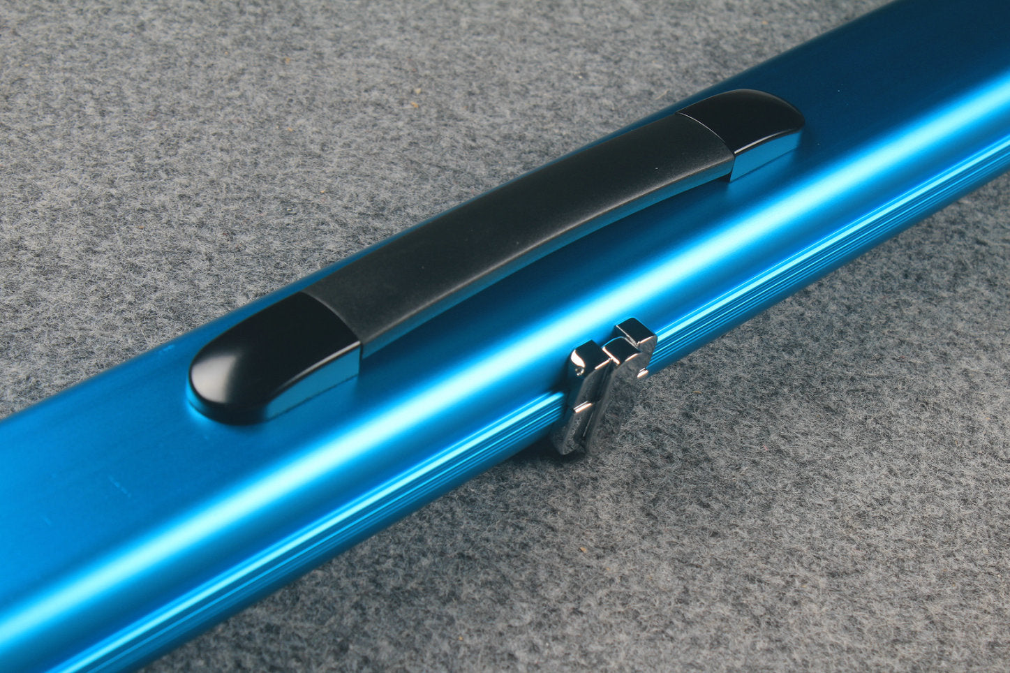 1 piece deluex slimline aluminium case with 2 slots