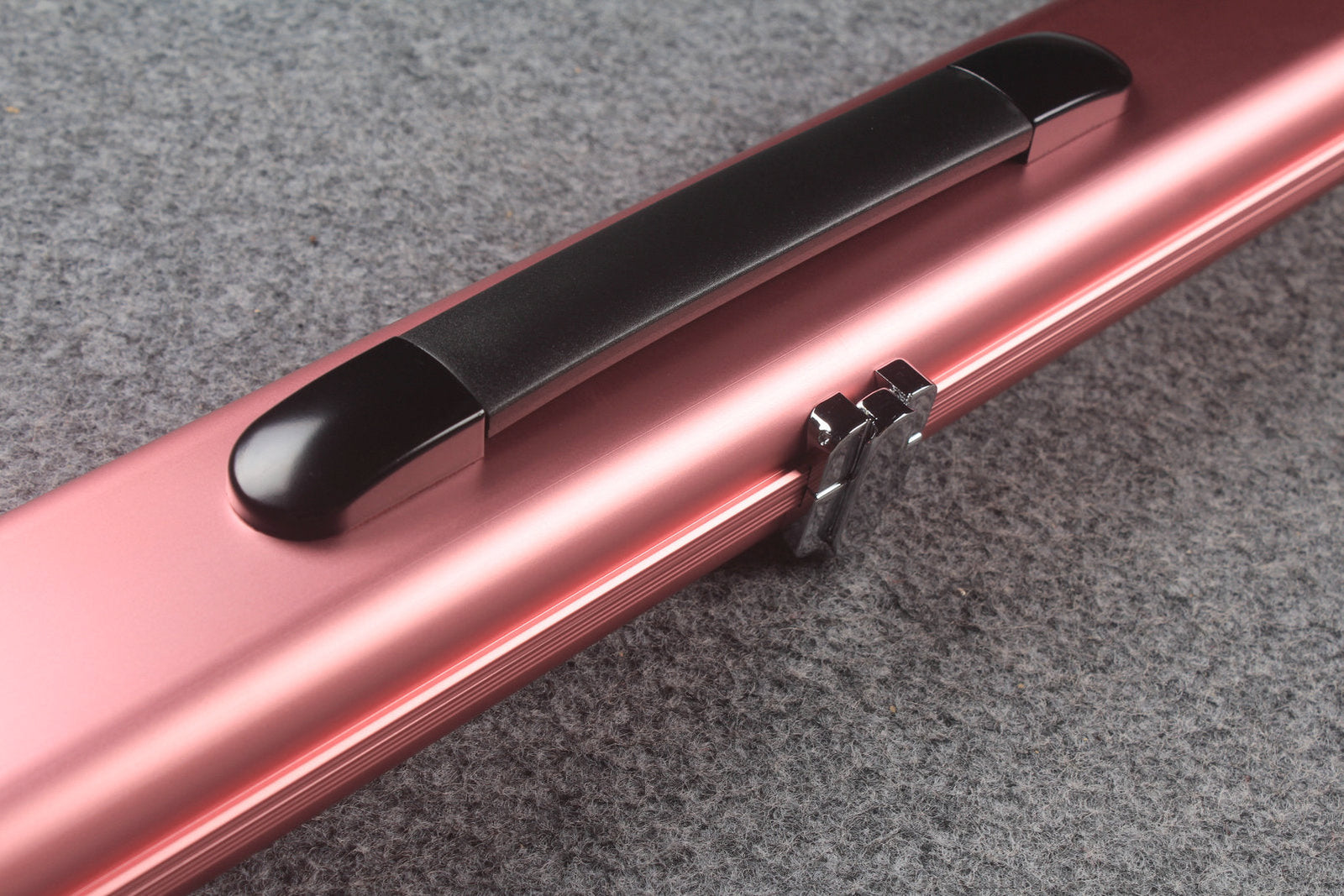 1 piece deluex slimline aluminium case with 2 slots WOODS CUES