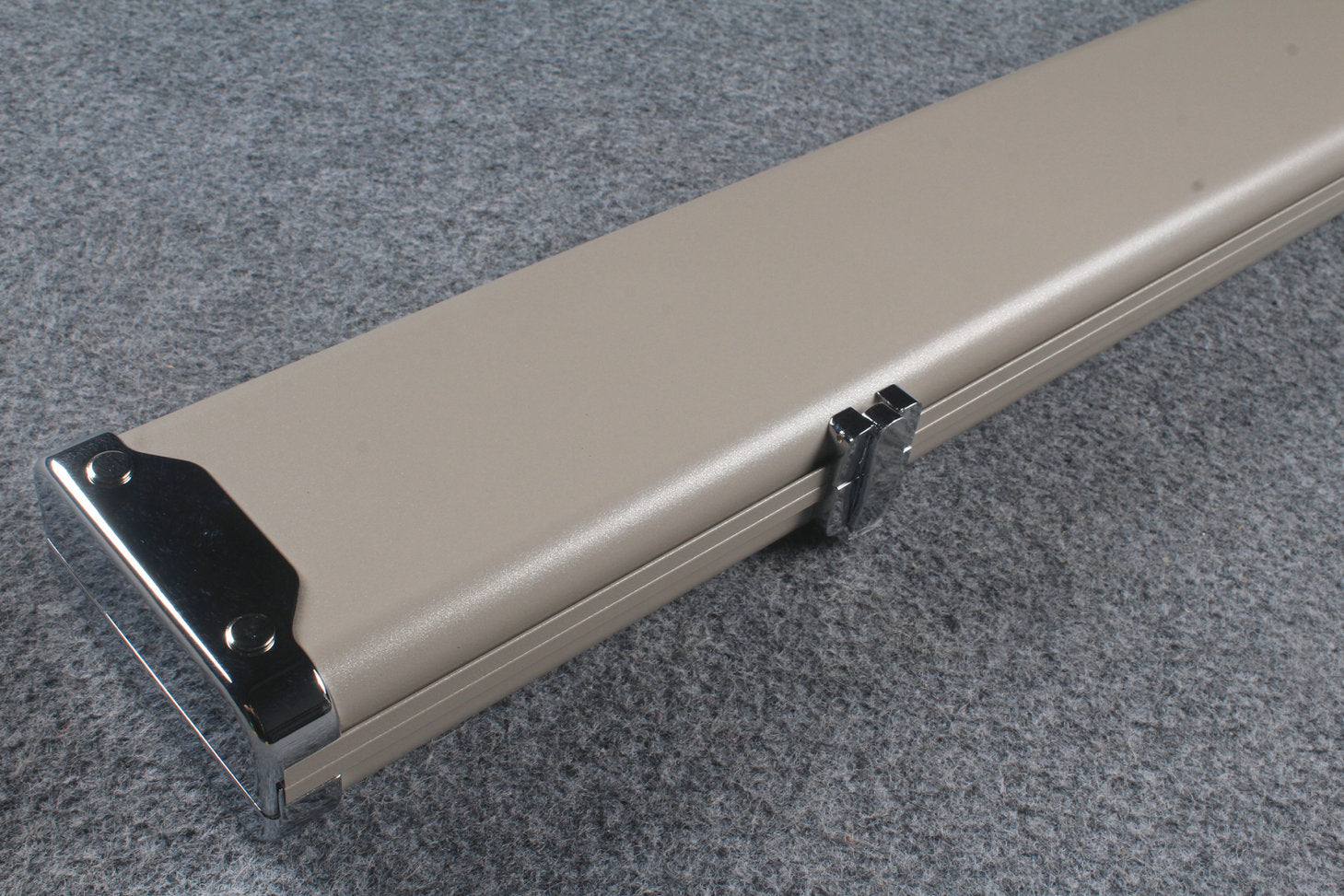 deluxe one piece aluminium cue case with 3 slots -153cm