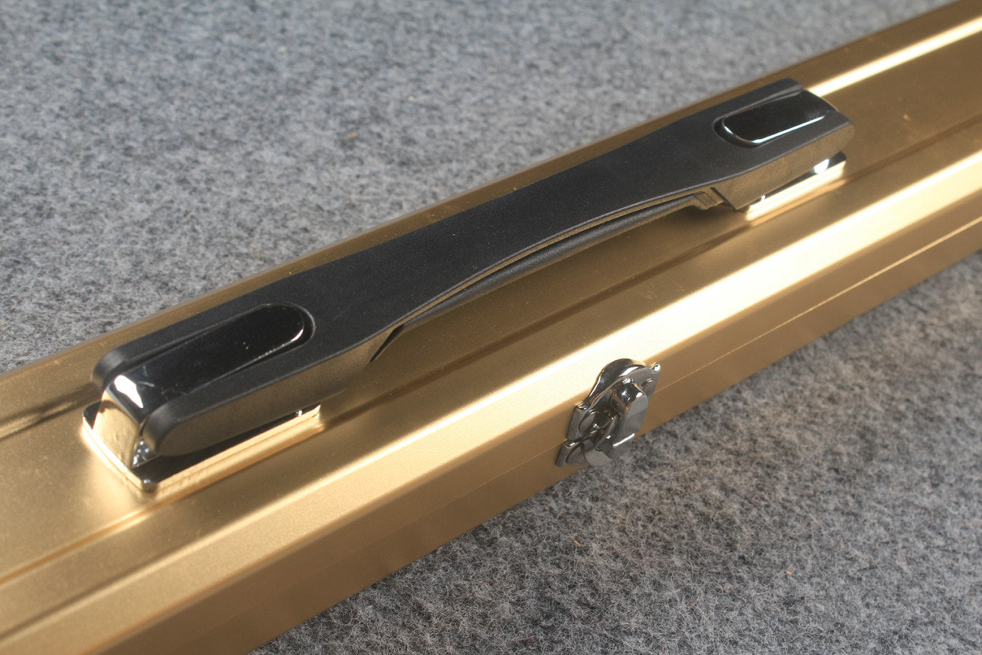 one piece professional aluminium cue case