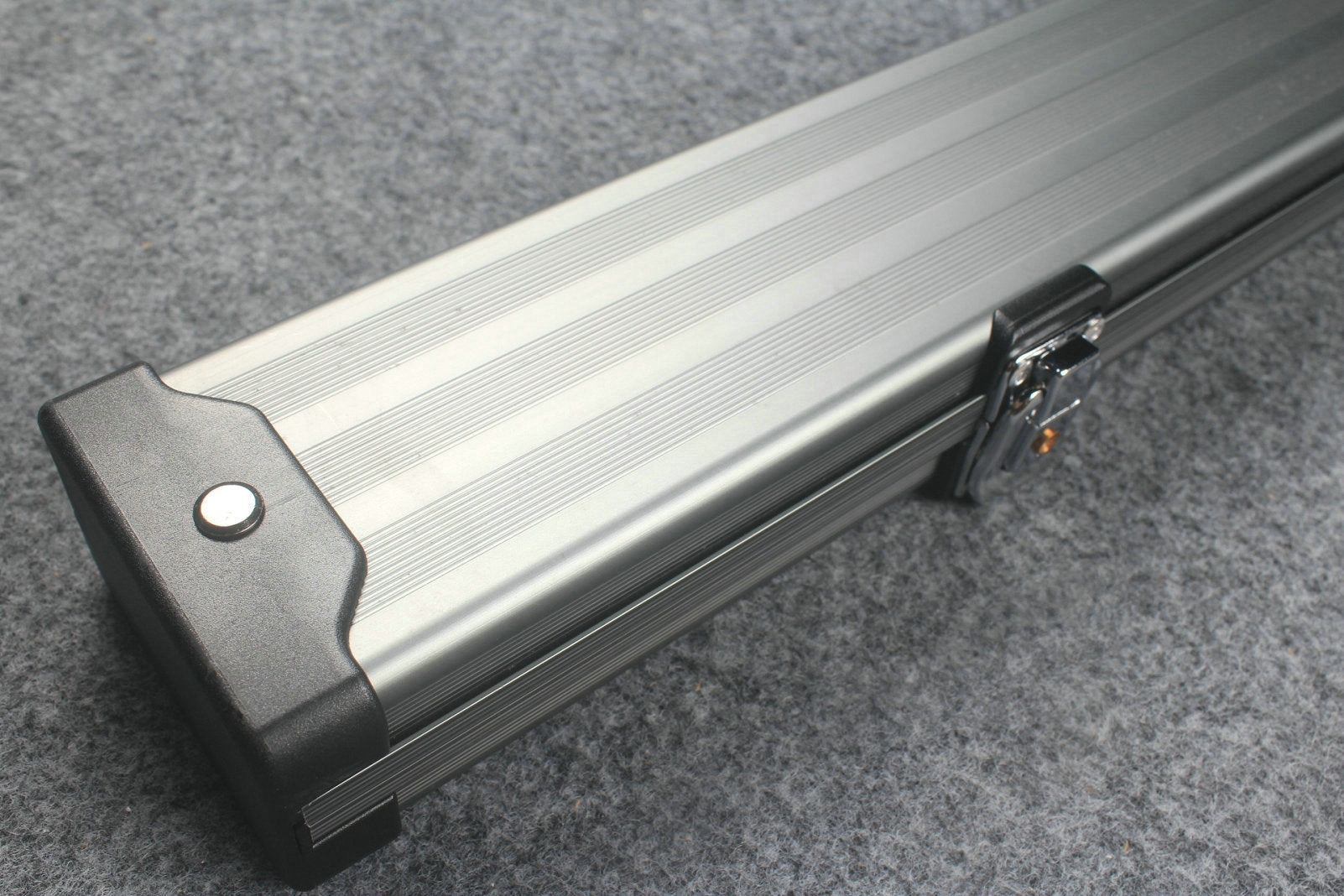 one piece professional aluminium lockable cue case