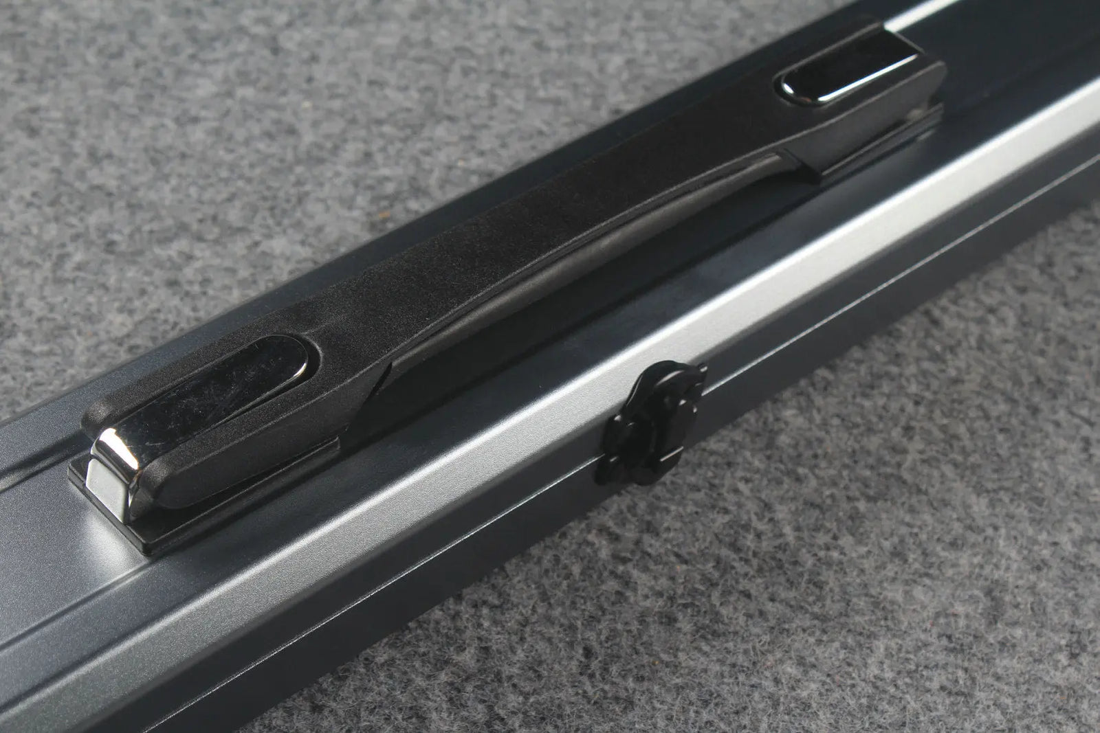 one piece professional aluminium cue case WOODS CUES