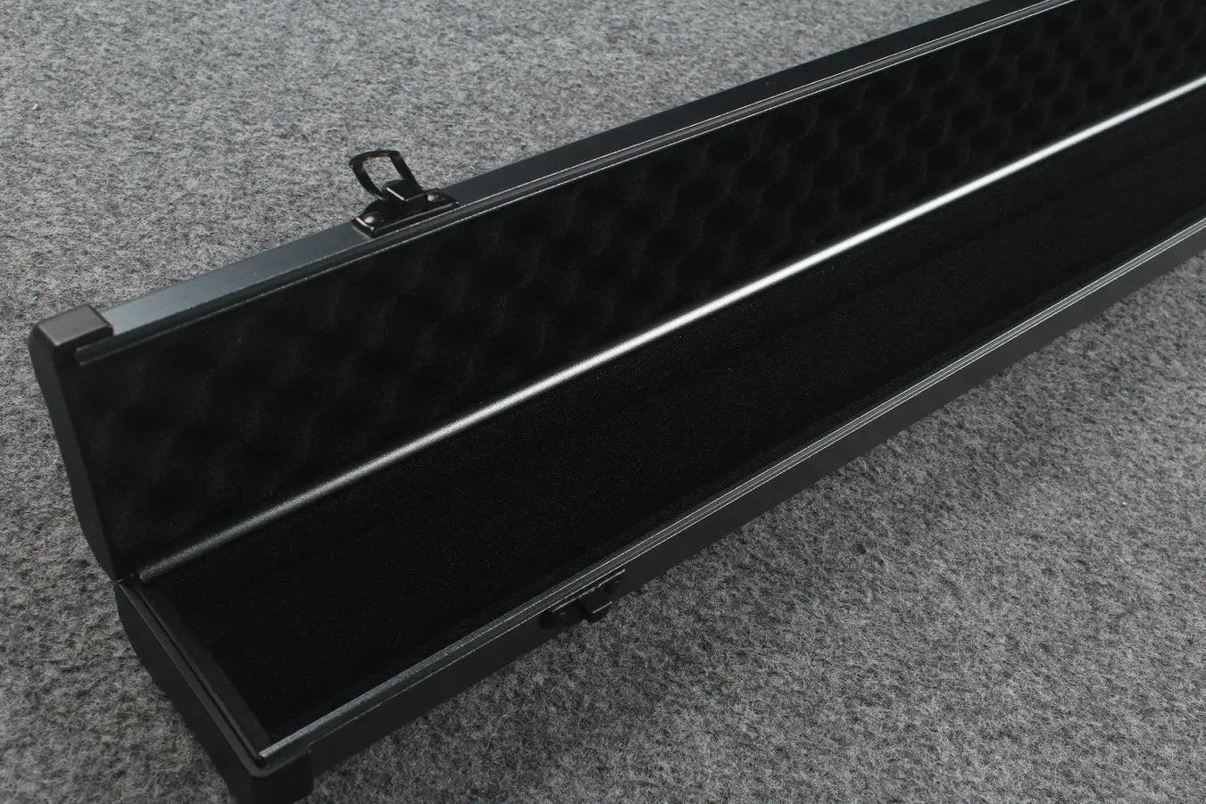 one piece professional aluminium cue case WOODS CUES