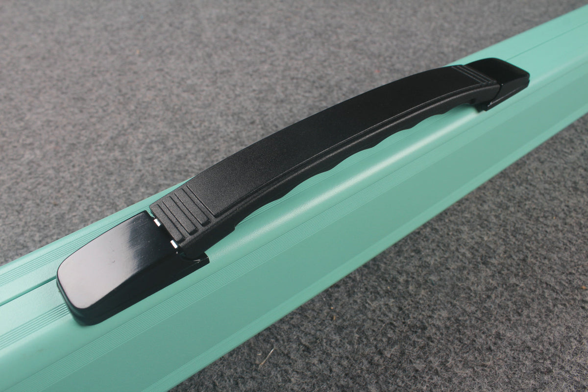 one piece aluminium lockable cue case – 2 Slots（chalk area inside）