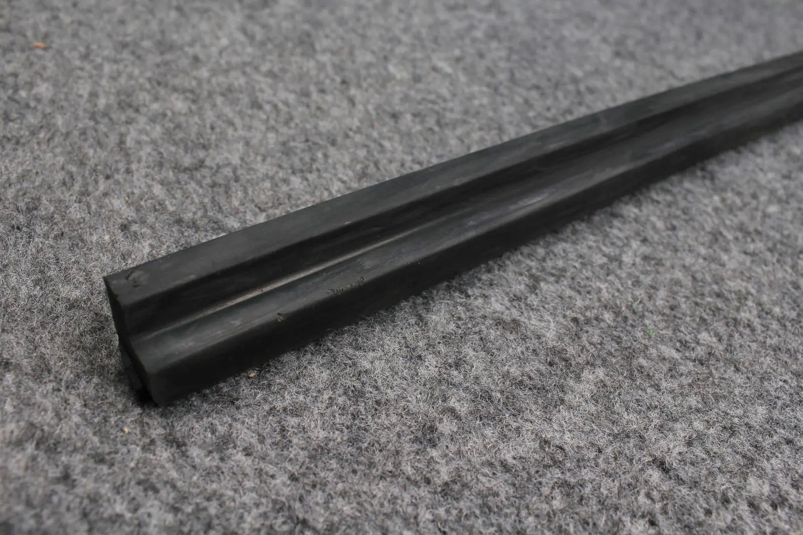 L77 Bumper Table Rubber Cushion for 12 ft. Snooker Table Rails, Black