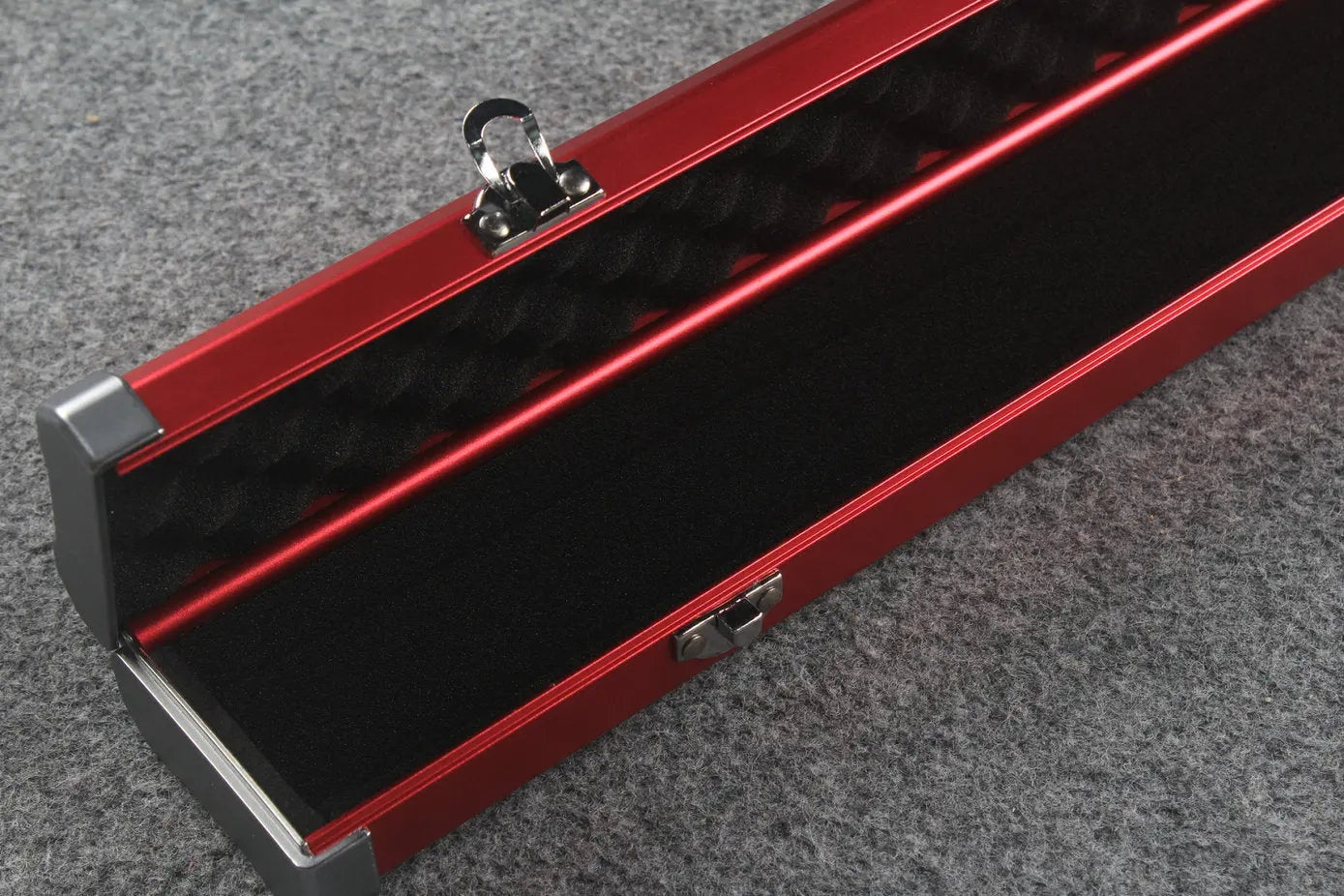 one piece professional aluminium cue case WOODS CUES