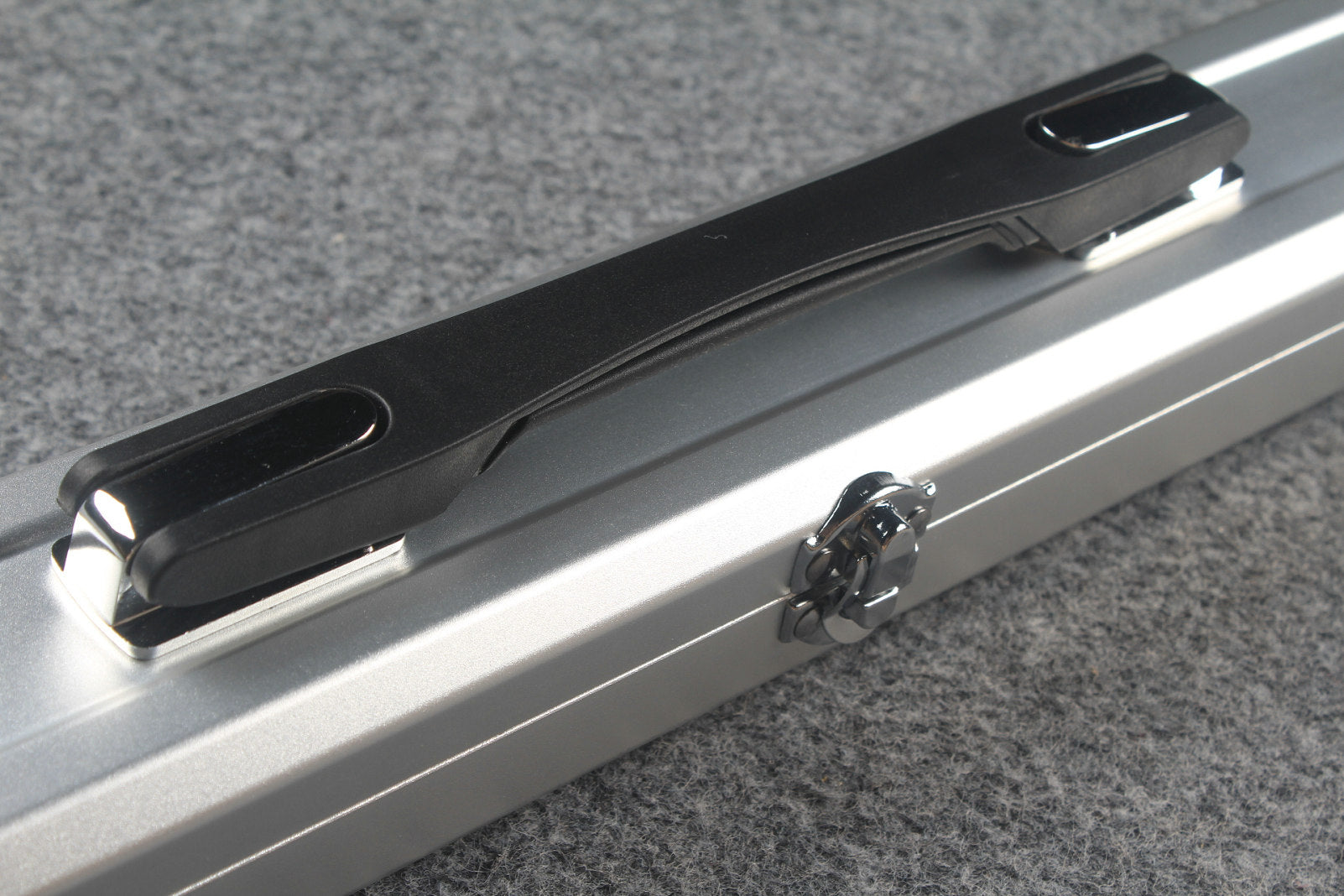 one piece professional aluminium cue case