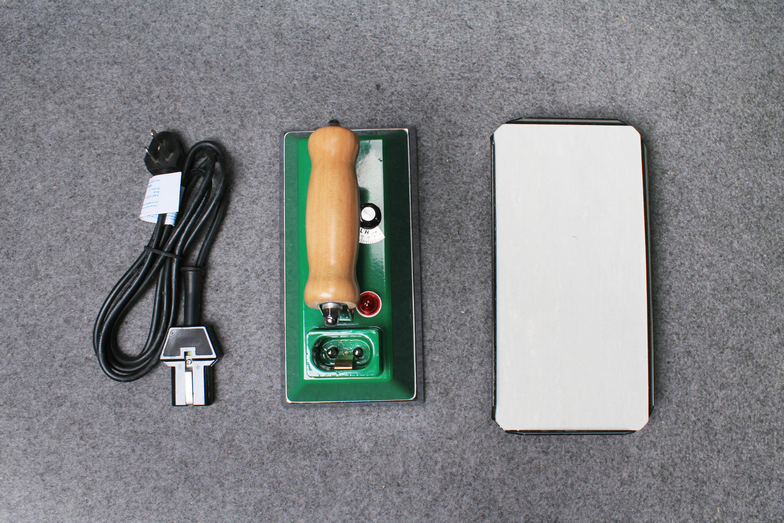 thermostatic snooker / pool / billiard table iron 220v （ asbestos free ）