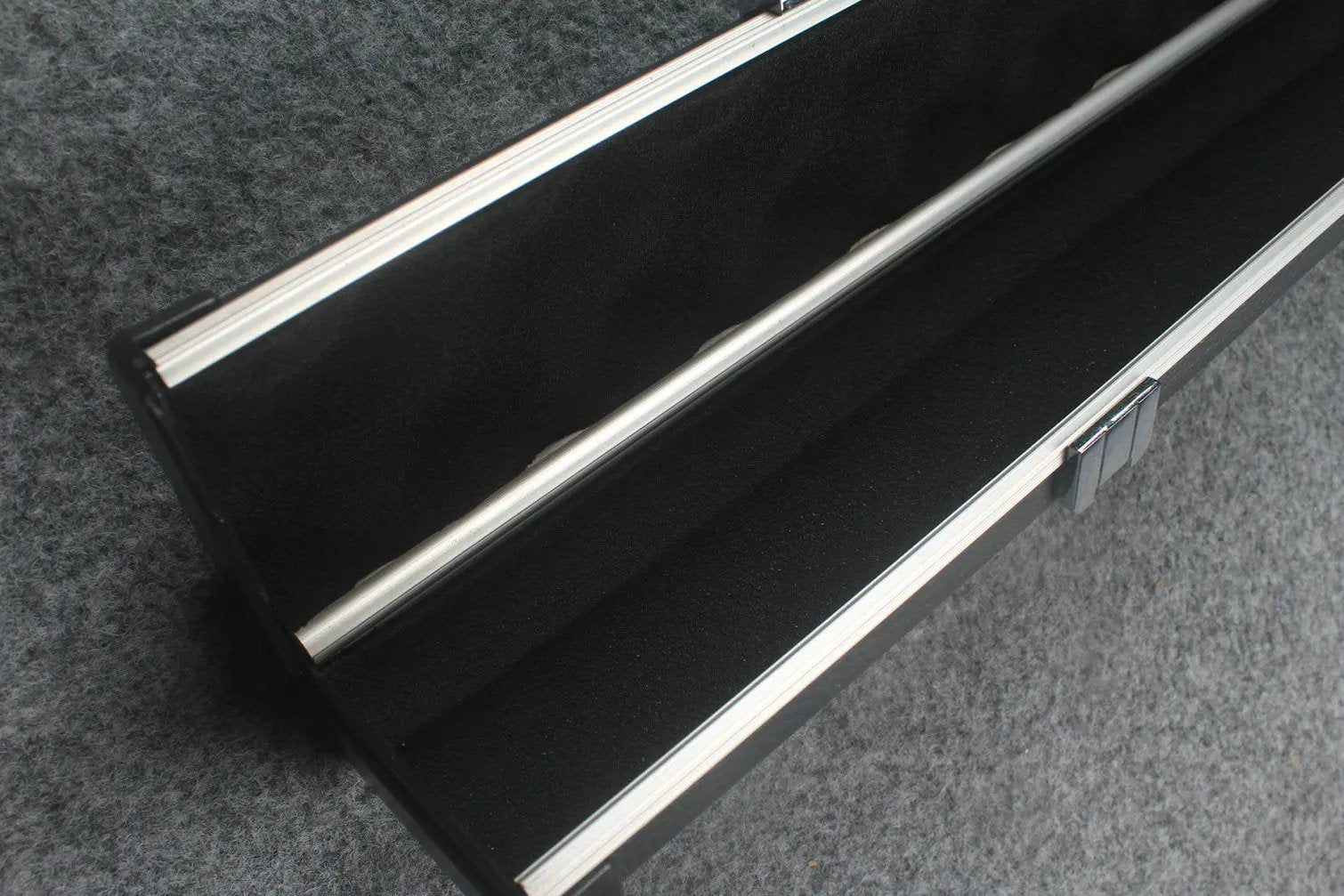3/4 leather case aluminium construction with 2 slots ~halo style WOODS CUES