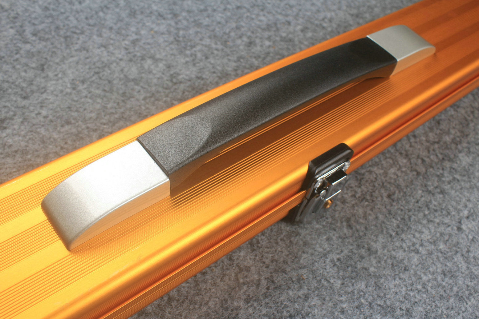 one piece professional aluminium lockable cue case