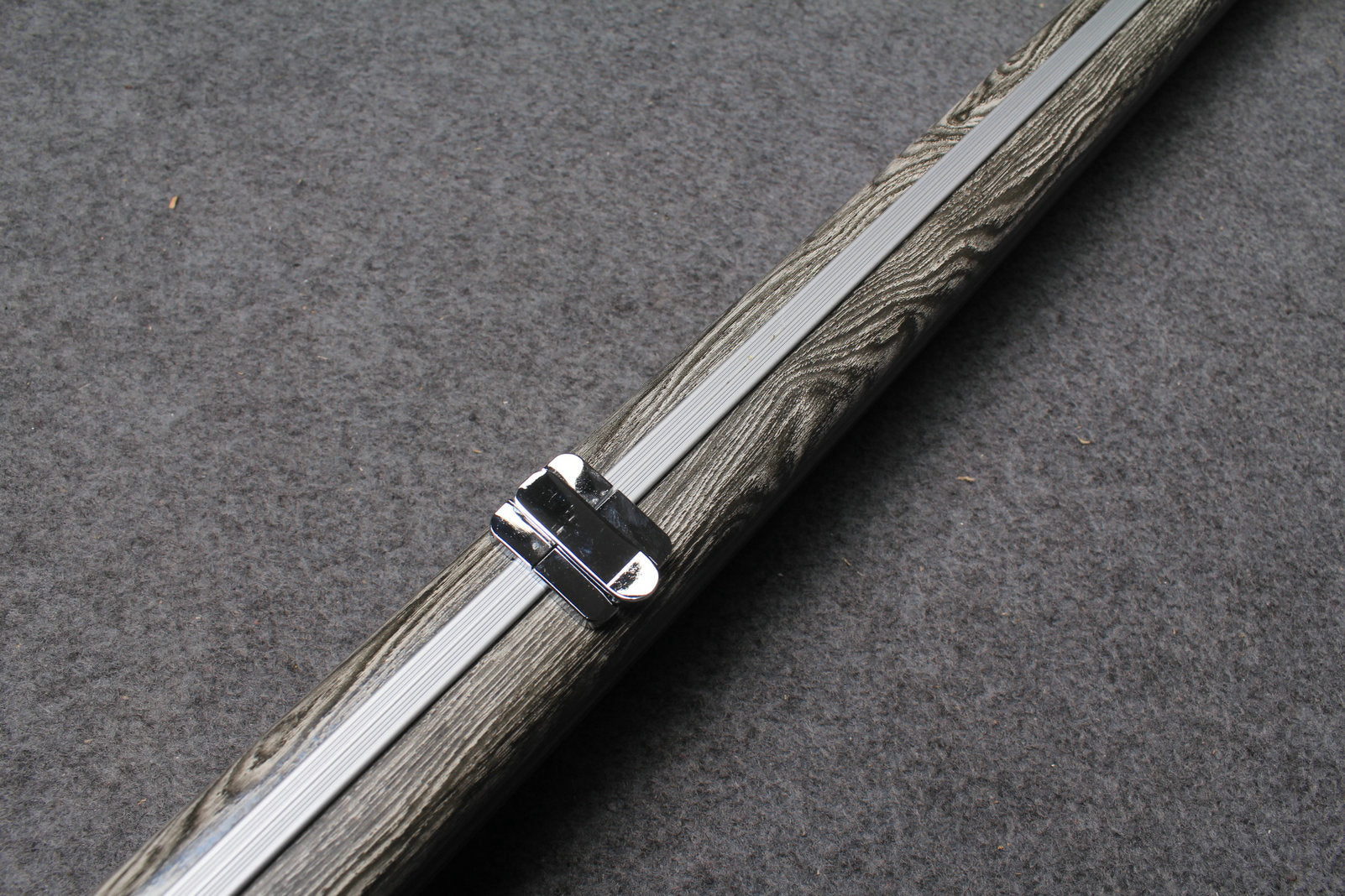 3/4 bark leather case aluminium construction with 2 slots