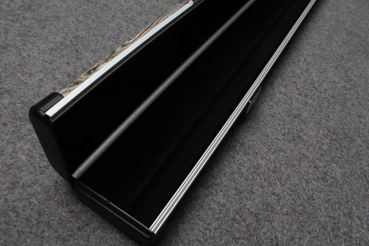 3/4 bark leather case aluminium construction with 2 slots