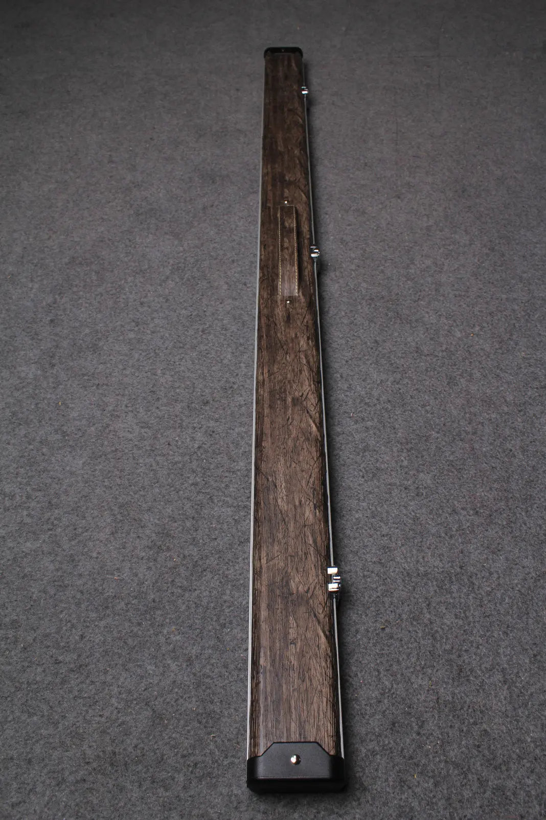 3/4 bark leather case aluminium construction with 2 slots