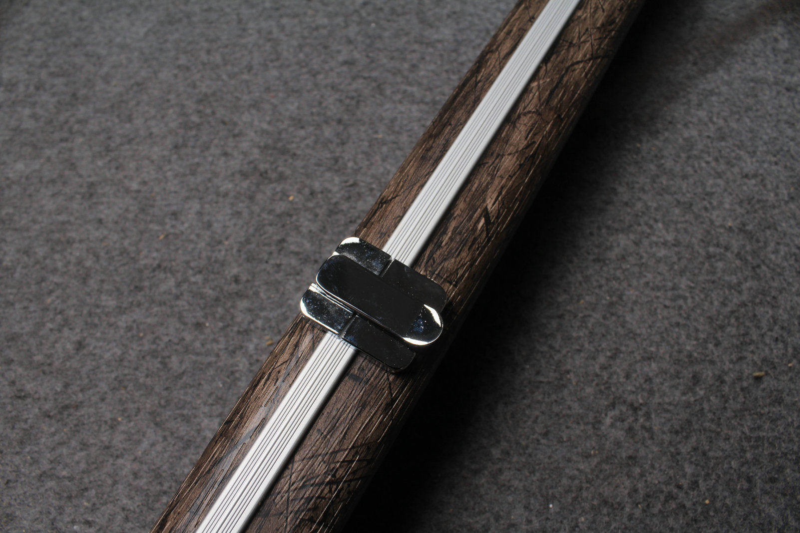 3/4 bark leather case aluminium construction with 2 slots