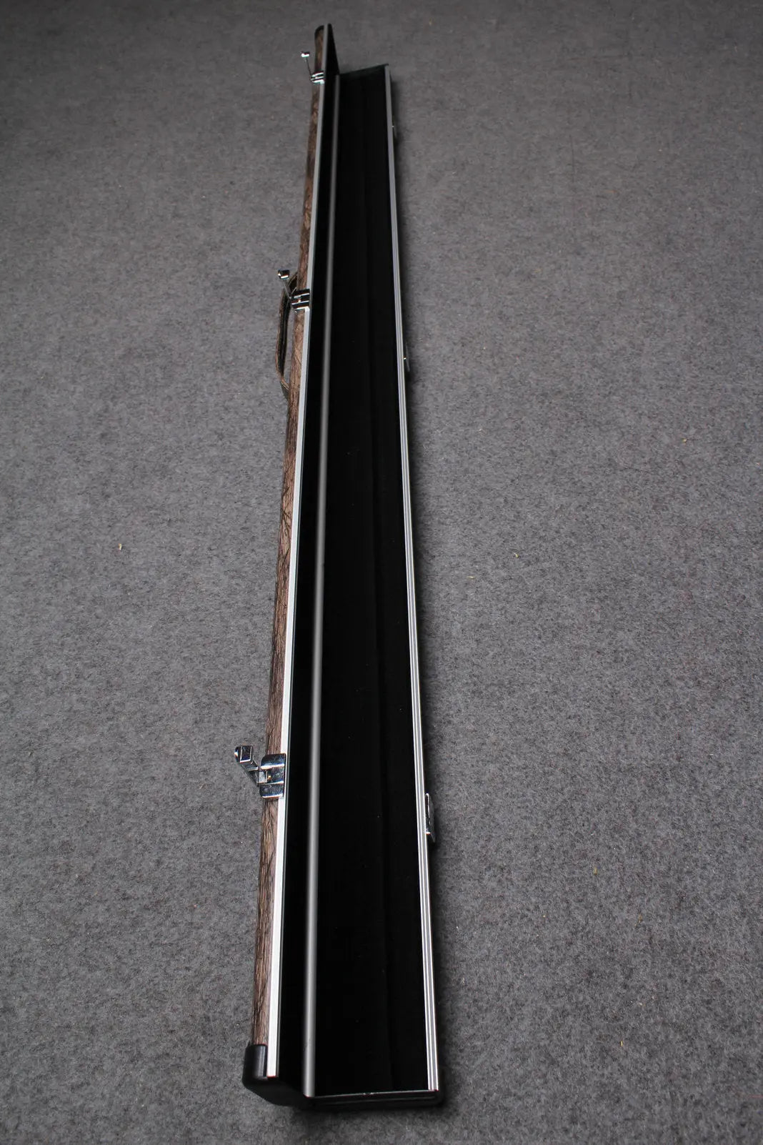 3/4 bark leather case aluminium construction with 2 slots