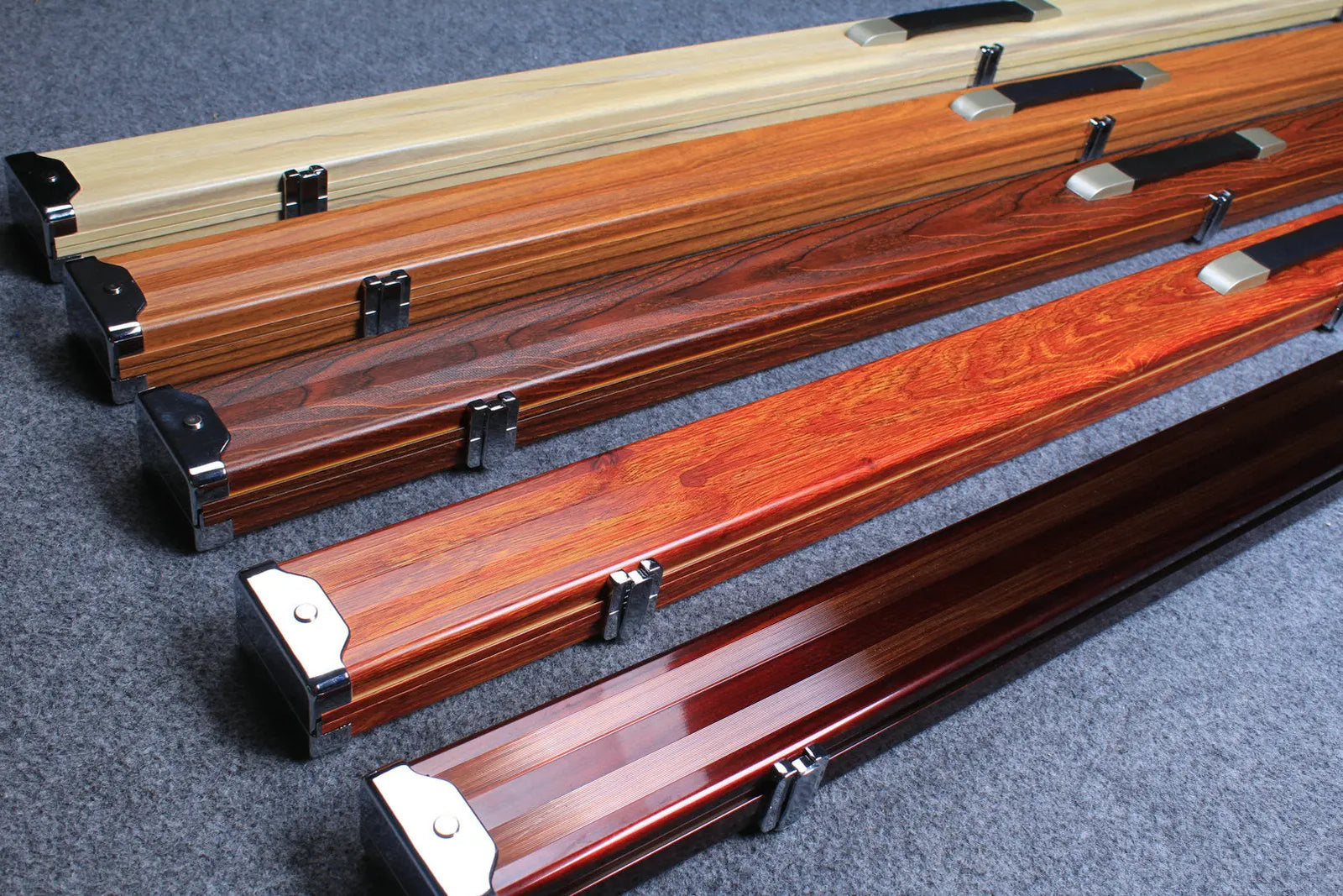 deluxe one piece aluminium cue case with 2 slots