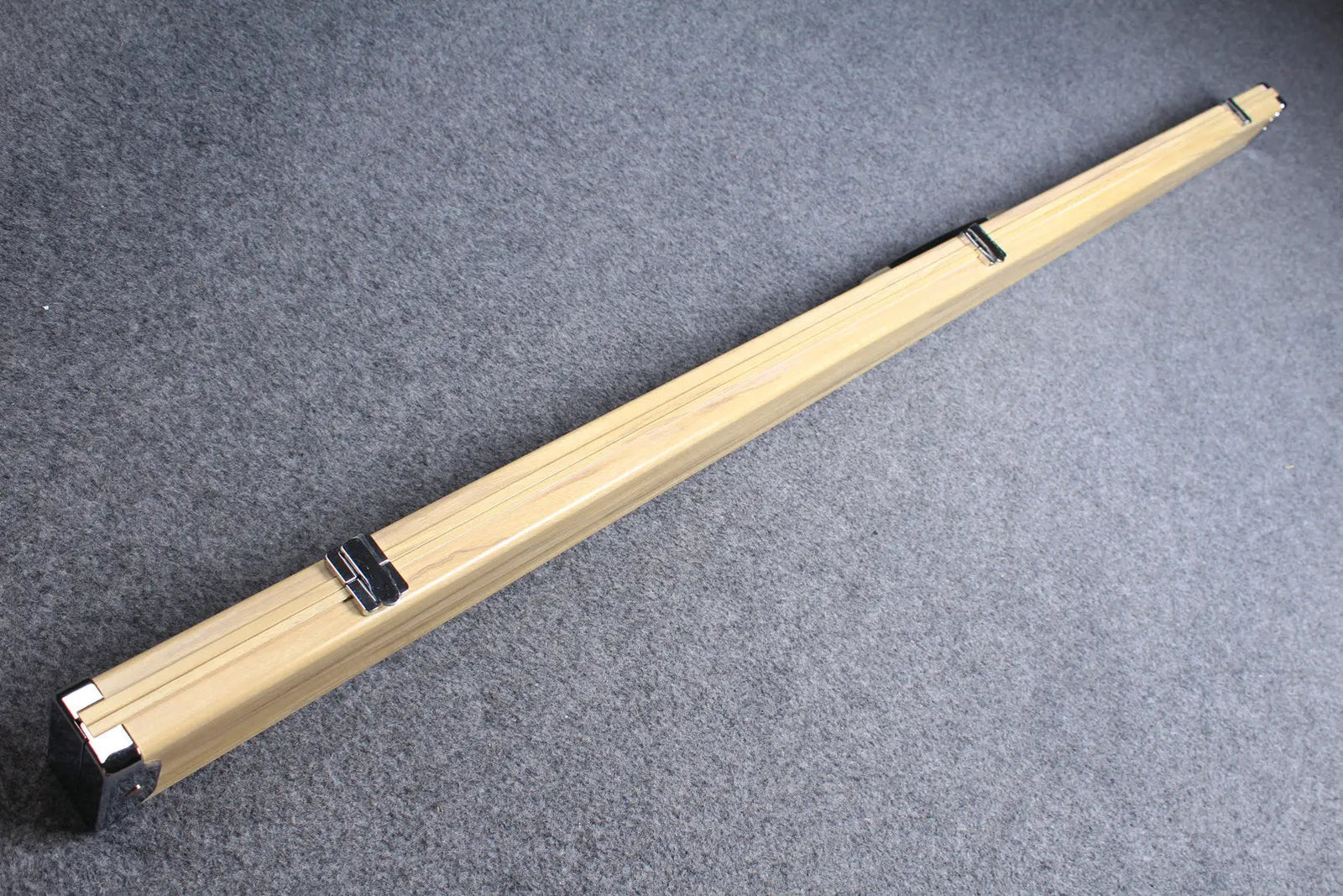 deluxe one piece aluminium cue case with 2 slots