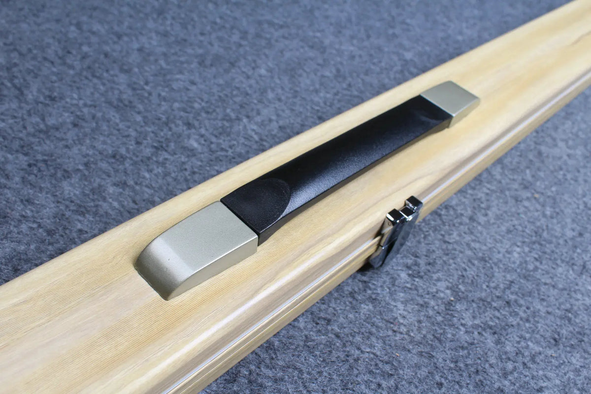 deluxe one piece aluminium cue case with 2 slots