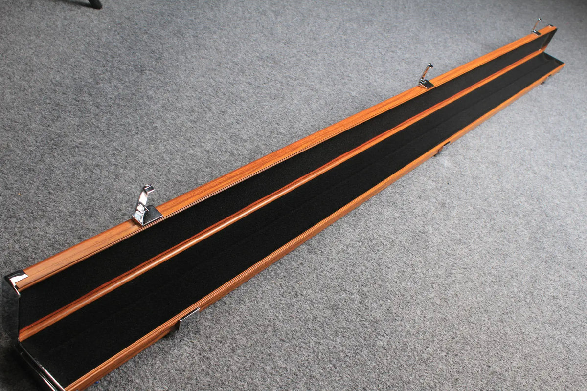 deluxe one piece aluminium cue case with 2 slots