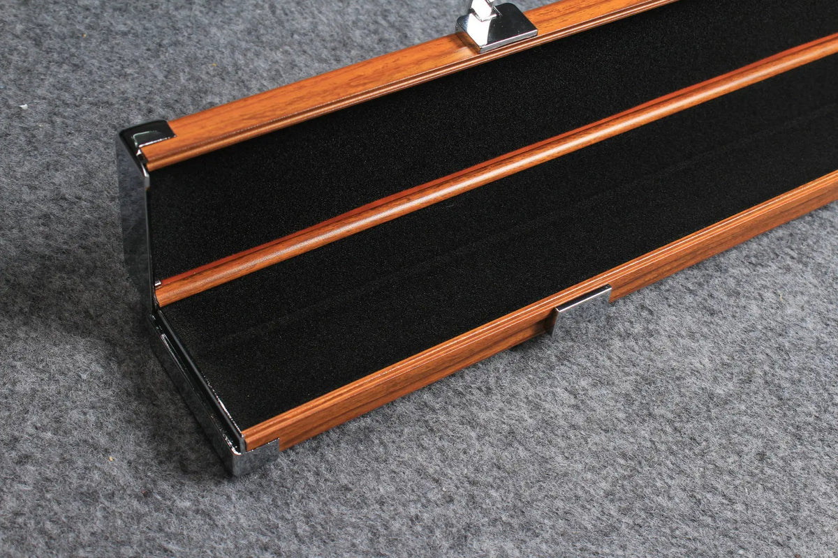 deluxe one piece aluminium cue case with 2 slots