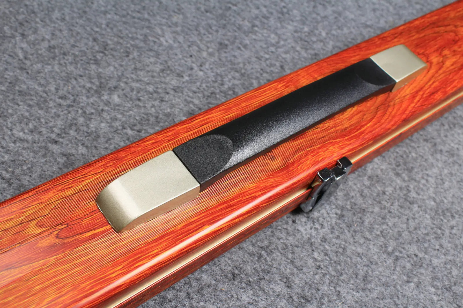 deluxe one piece aluminium cue case with 2 slots WOODS CUES