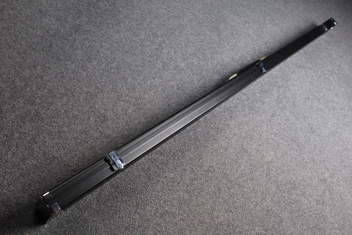 deluxe one piece aluminium cue case with 3 slots for 60" cue
