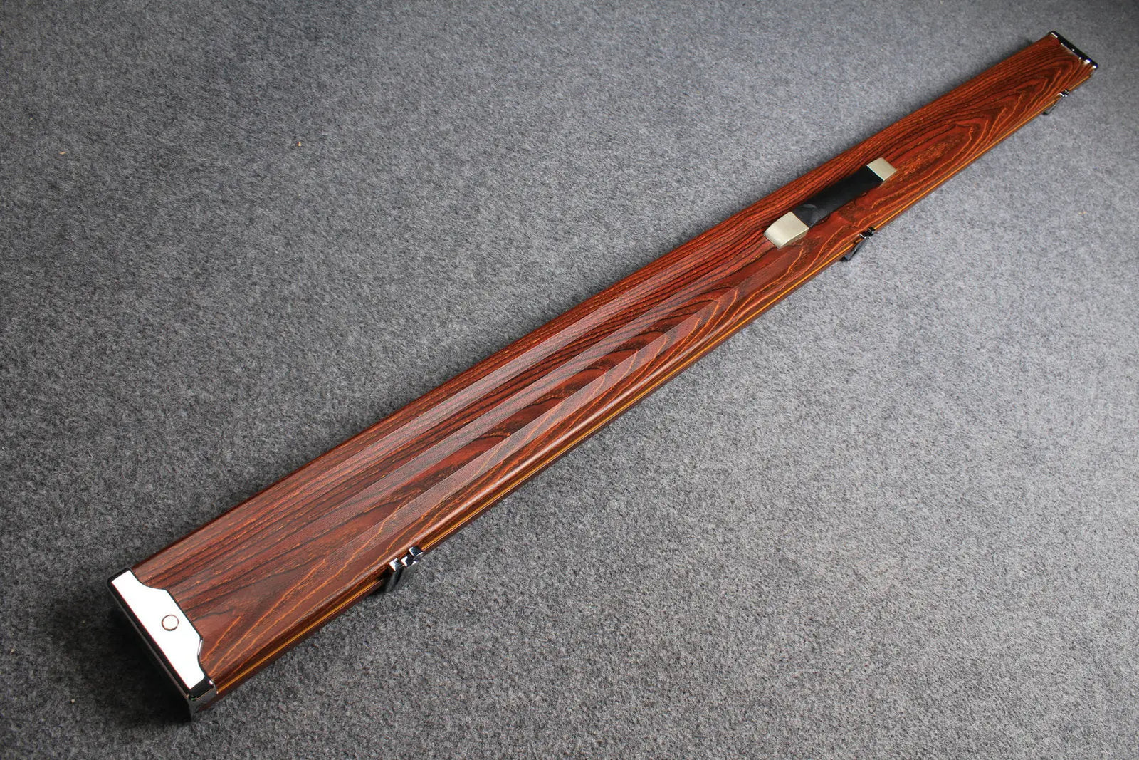 deluxe one piece aluminium cue case with 3 slots for 60" cue