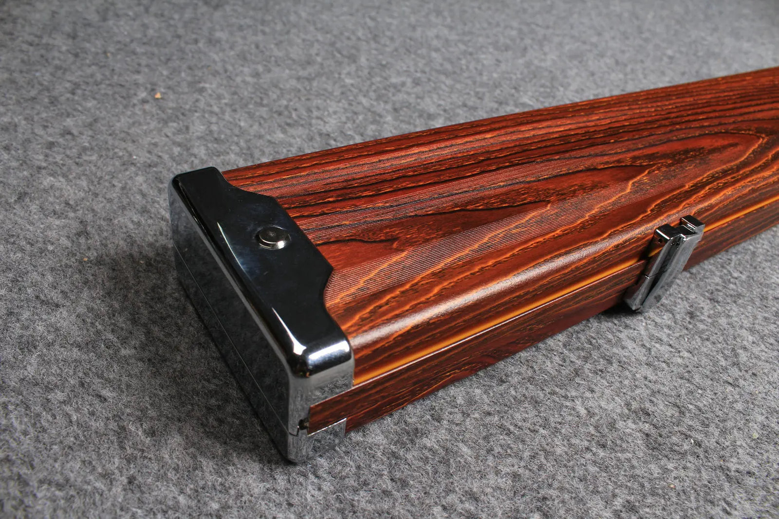 deluxe one piece aluminium cue case with 3 slots