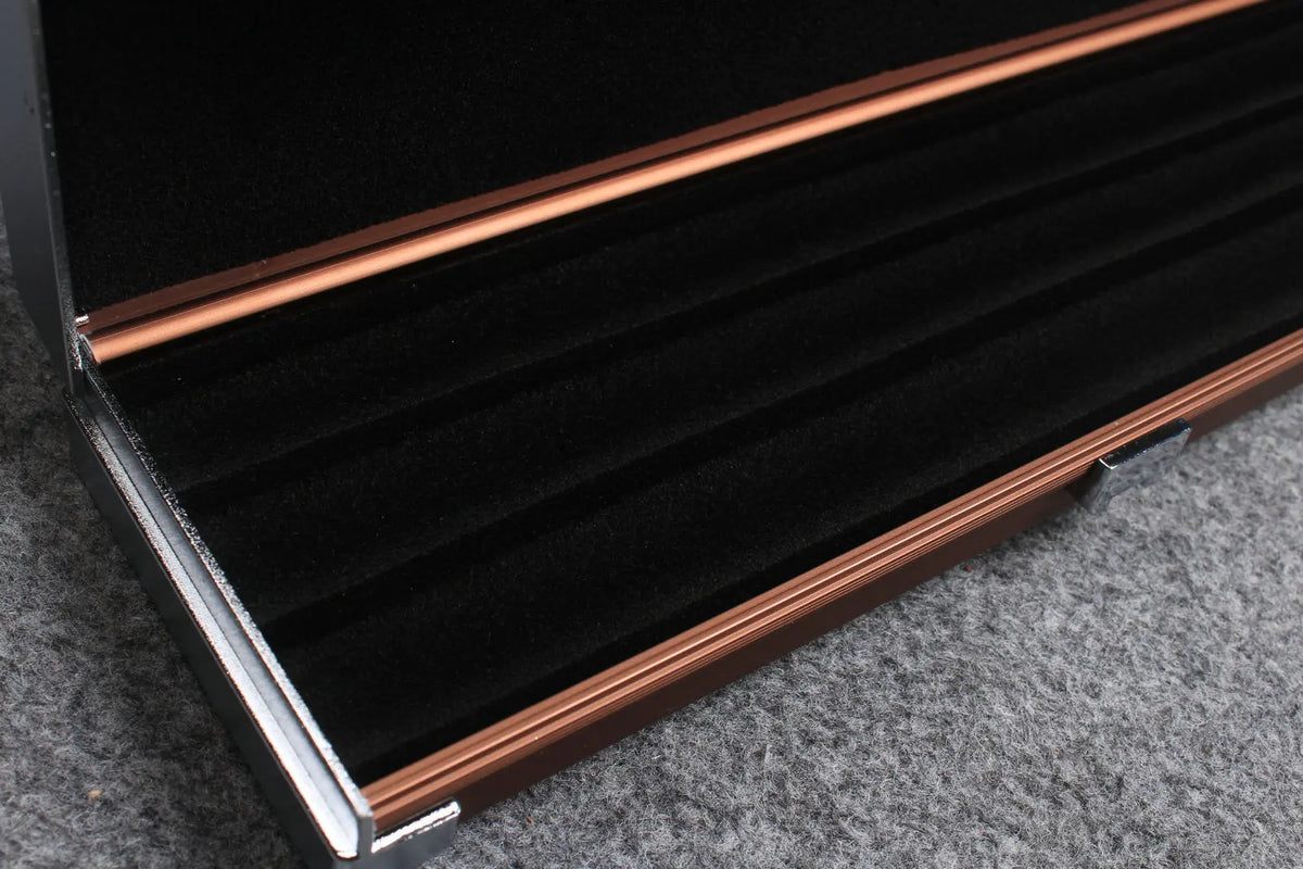 1/2 professional aluminium cue case with 3 slots