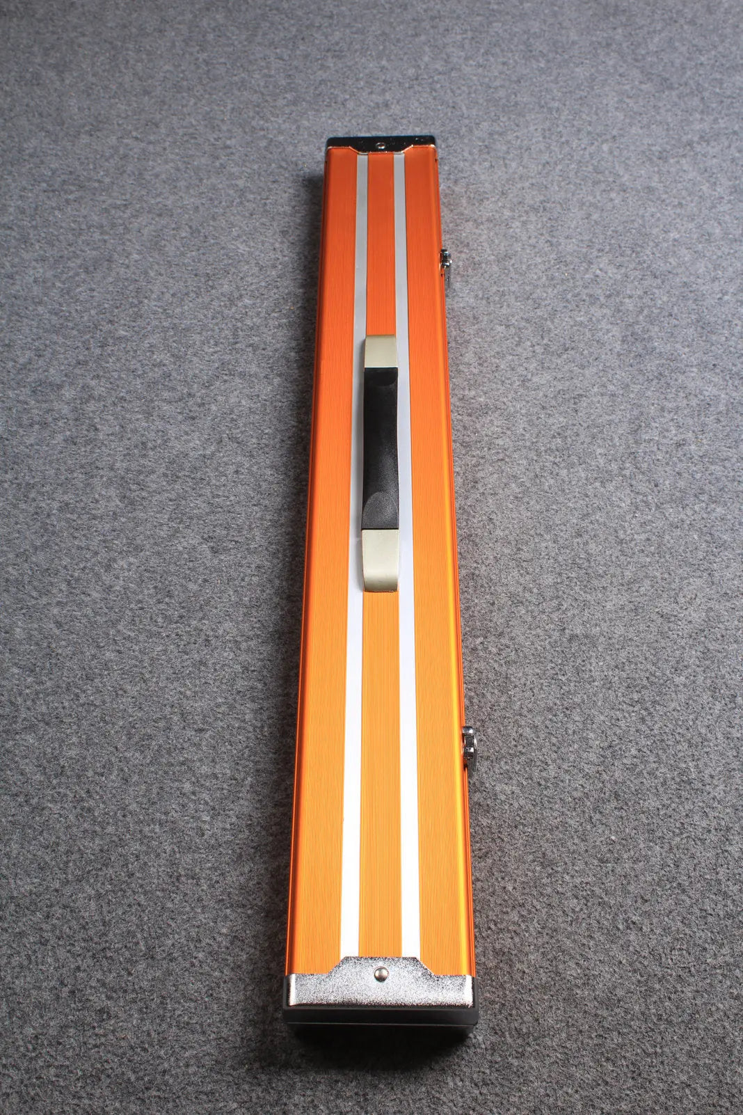 1/2 professional aluminium cue case with 3 slots