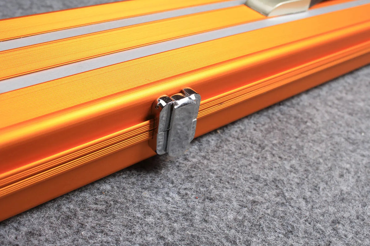1/2 professional aluminium cue case with 3 slots