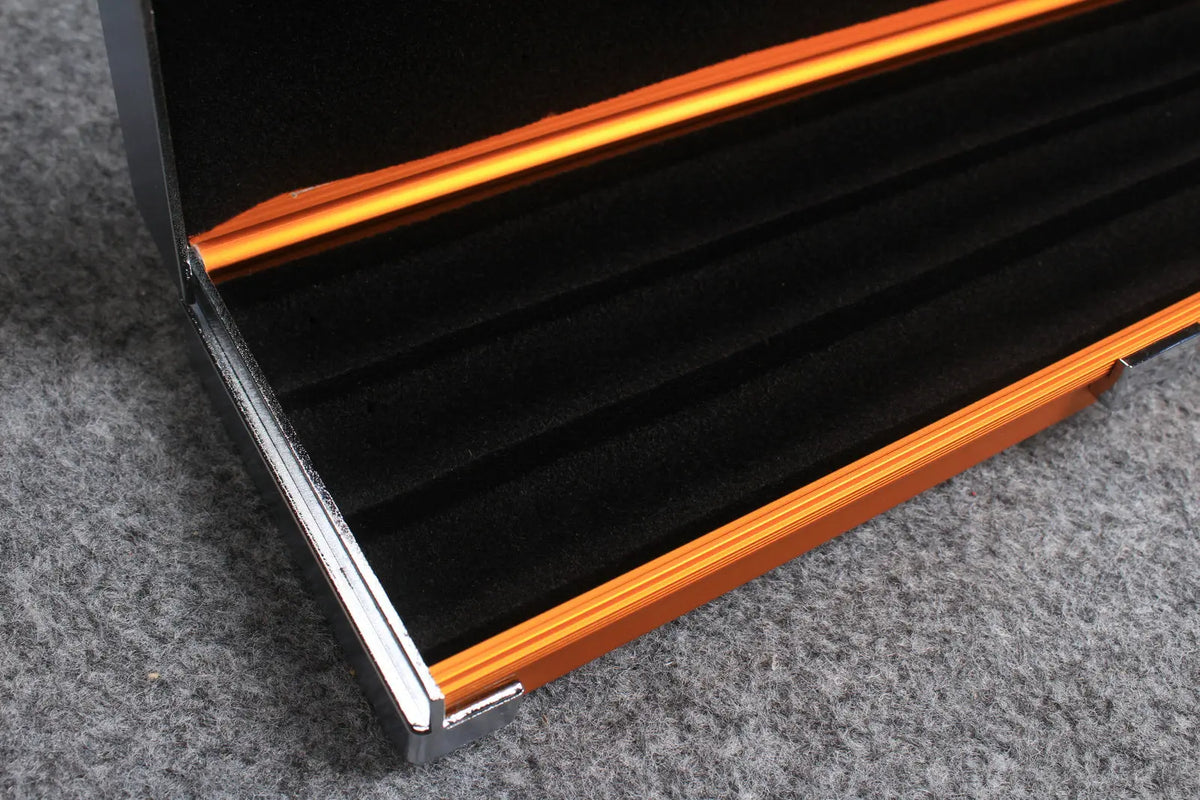 1/2 professional aluminium cue case with 3 slots