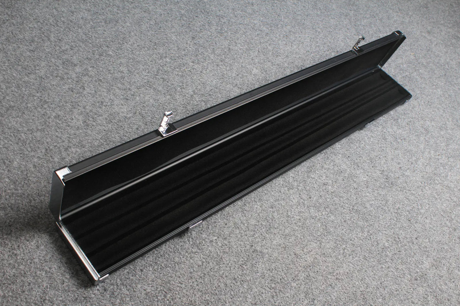 1/2 professional aluminium cue case with 3 slots