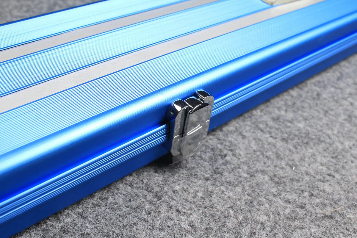 1/2 professional aluminium cue case with 3 slots
