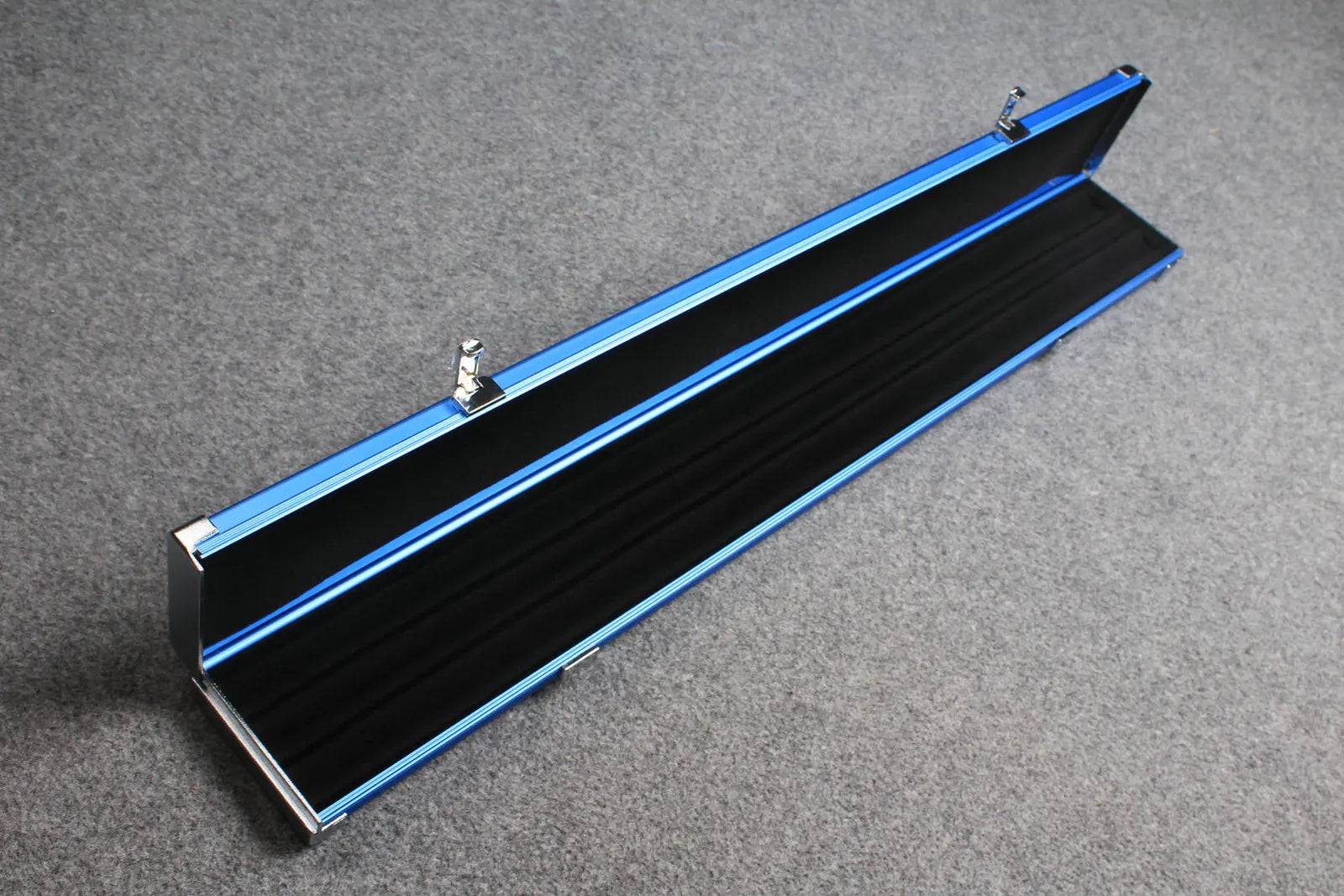 1/2 professional aluminium cue case with 3 slots