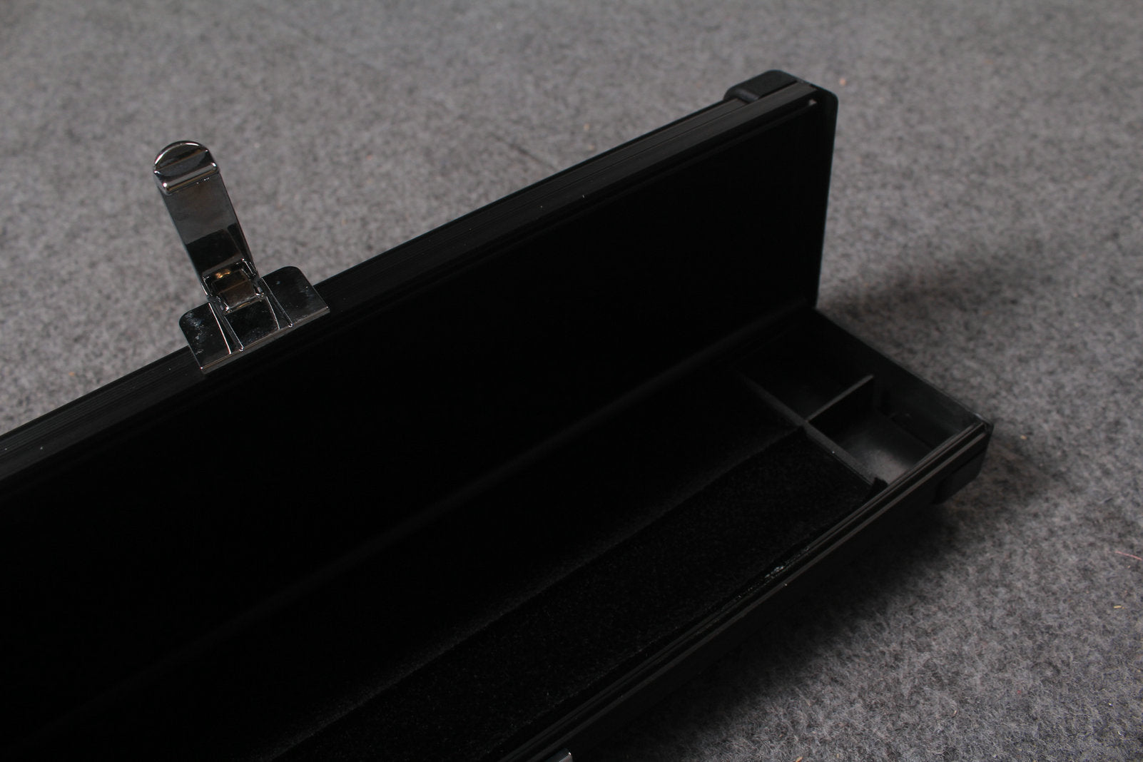 3/4 Professional Aluminium Cue Case