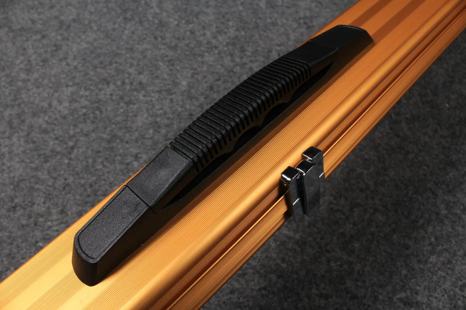 3/4 Professional Aluminium Cue Case WOODS CUES