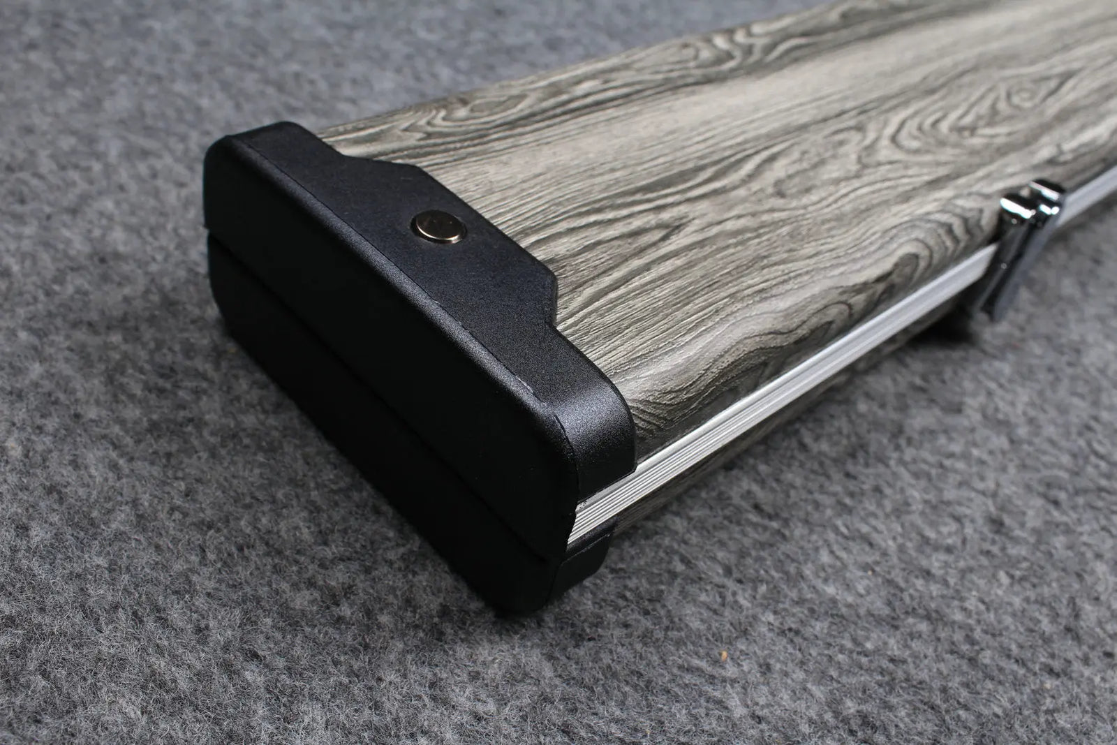 1 piece tree bark leather case aluminium construction with 3 slots