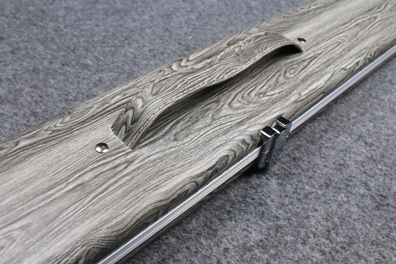 1 piece tree bark leather case aluminium construction with 3 slots