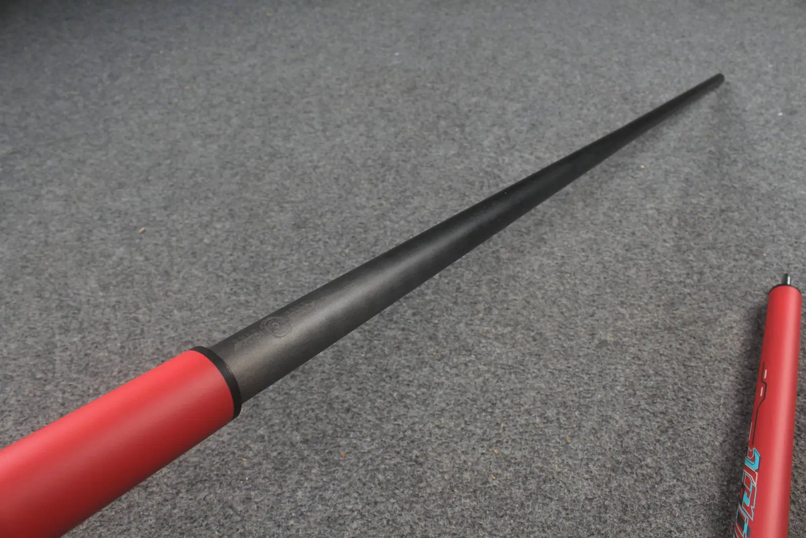 3 Piece Carbon Fiber Shaft  Billiards  Punch&Jump  Cue Stick 12.5 mm Tip Formula series little monster