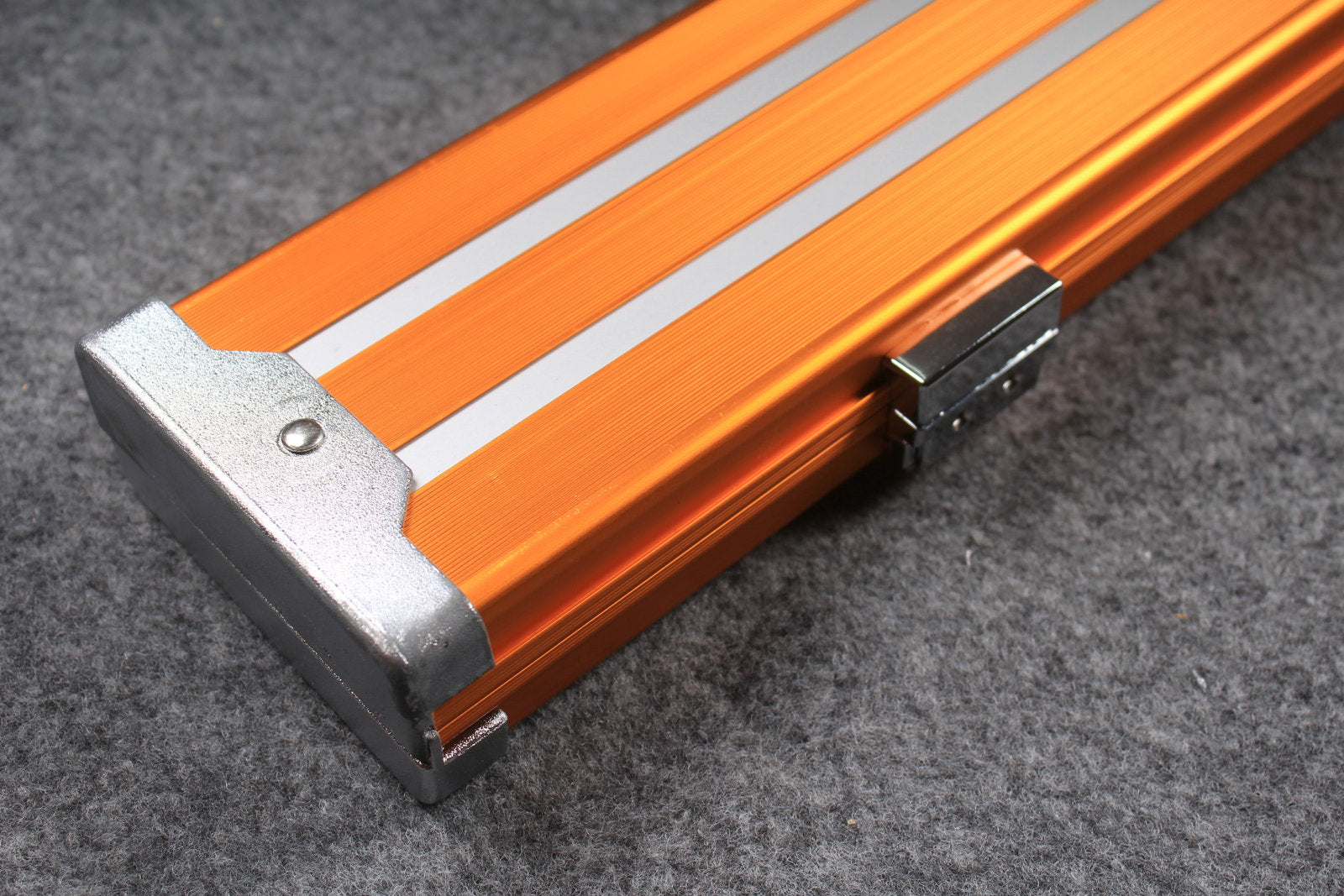 3/4 wide aluminium code cue case with 3 slots