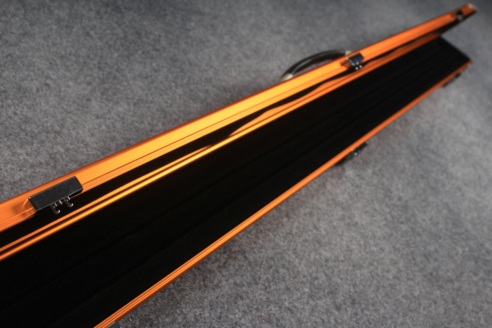 3/4 wide aluminium code cue case with 3 slots