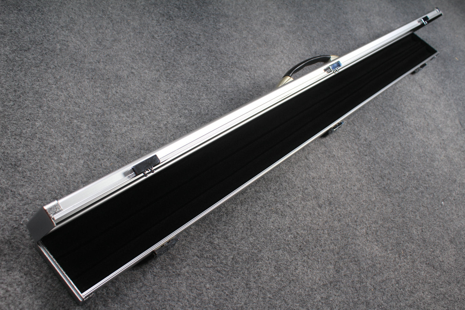 3/4 wide aluminium code cue case with 3 slots