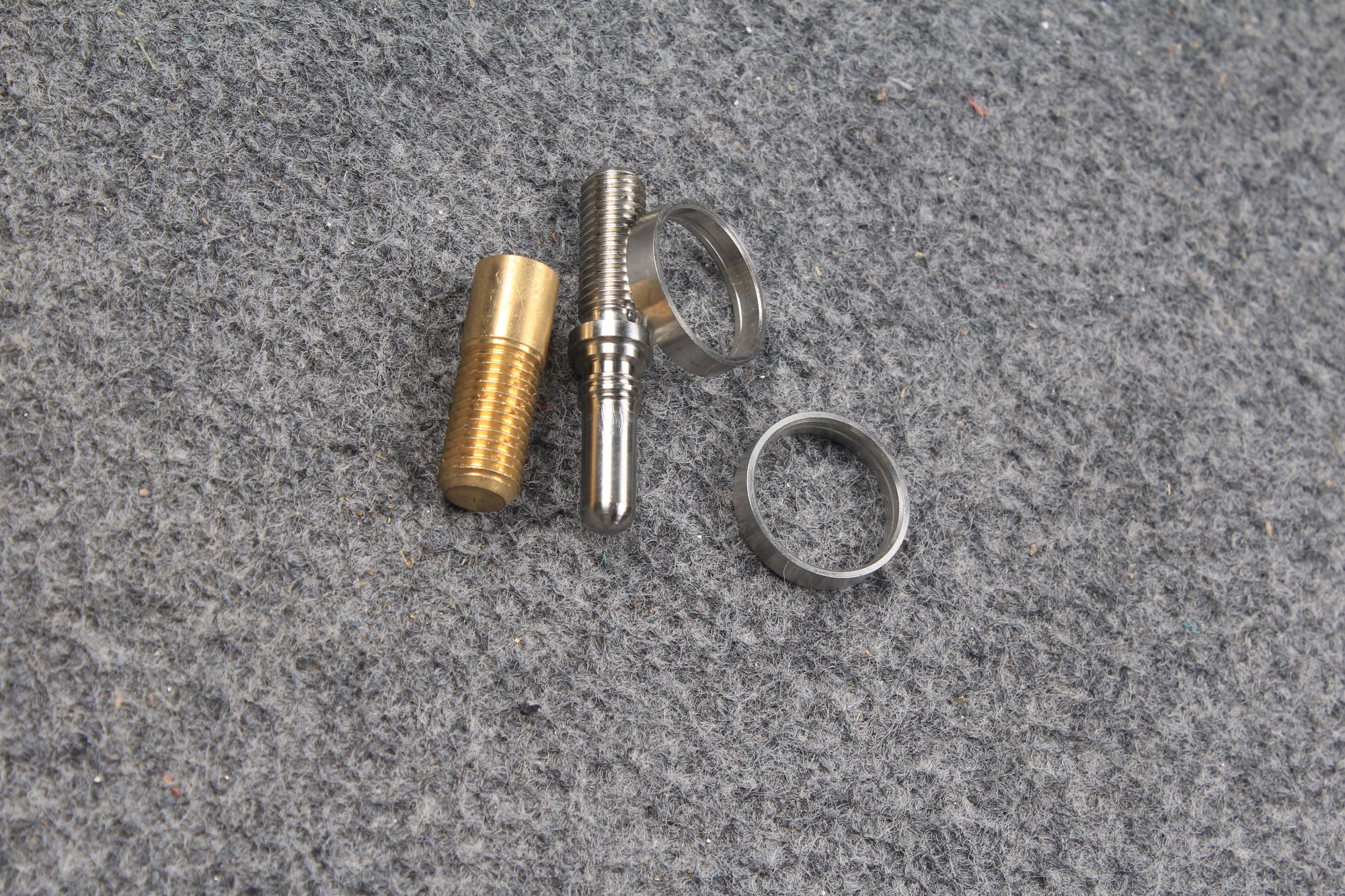 Quick release vacuum stainless steel brass joint for pool snooker cue