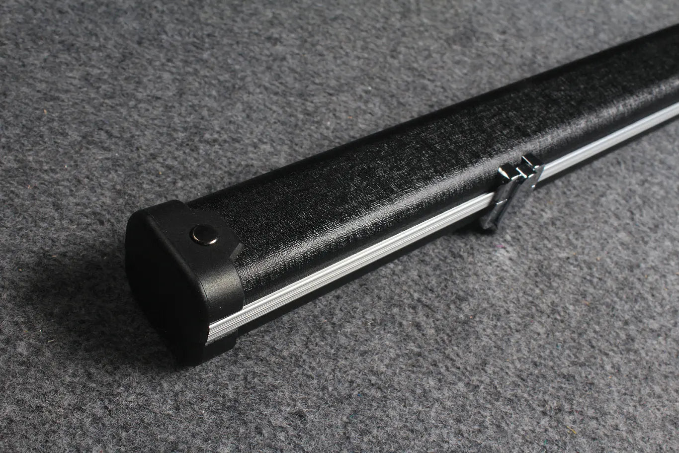 deluxe one piece aluminium halo style slimline case WOODS CUES