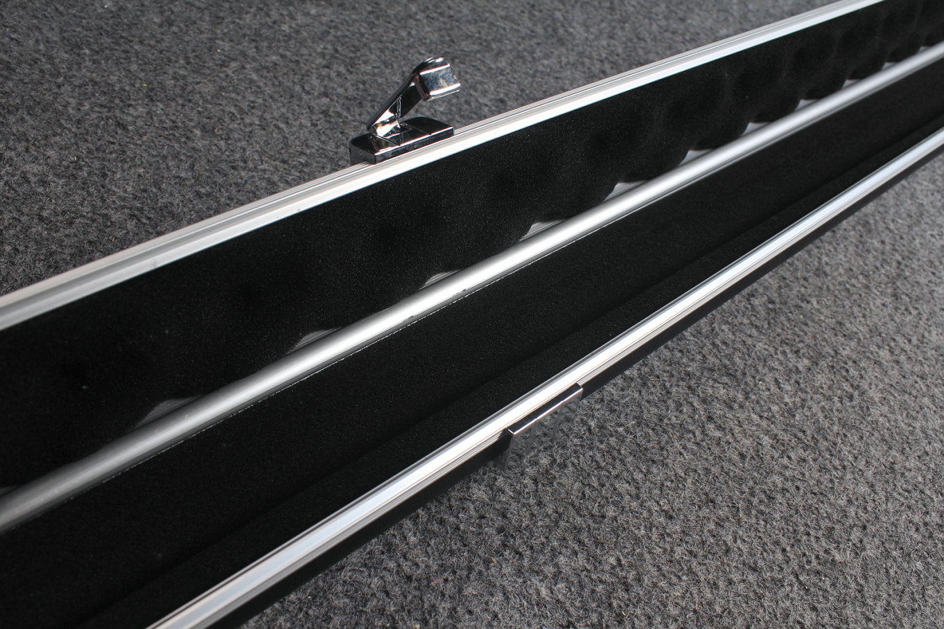 deluxe one piece aluminium halo style slimline case