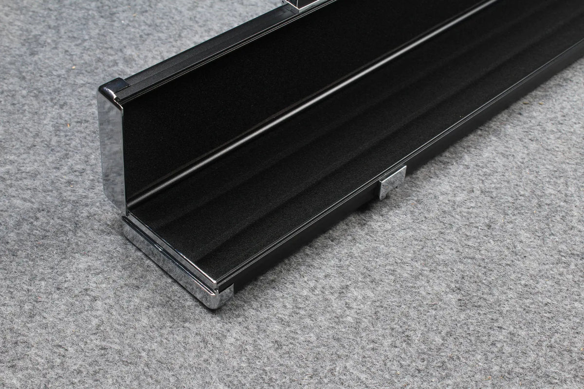 deluxe one piece aluminium cue case with 3 slots