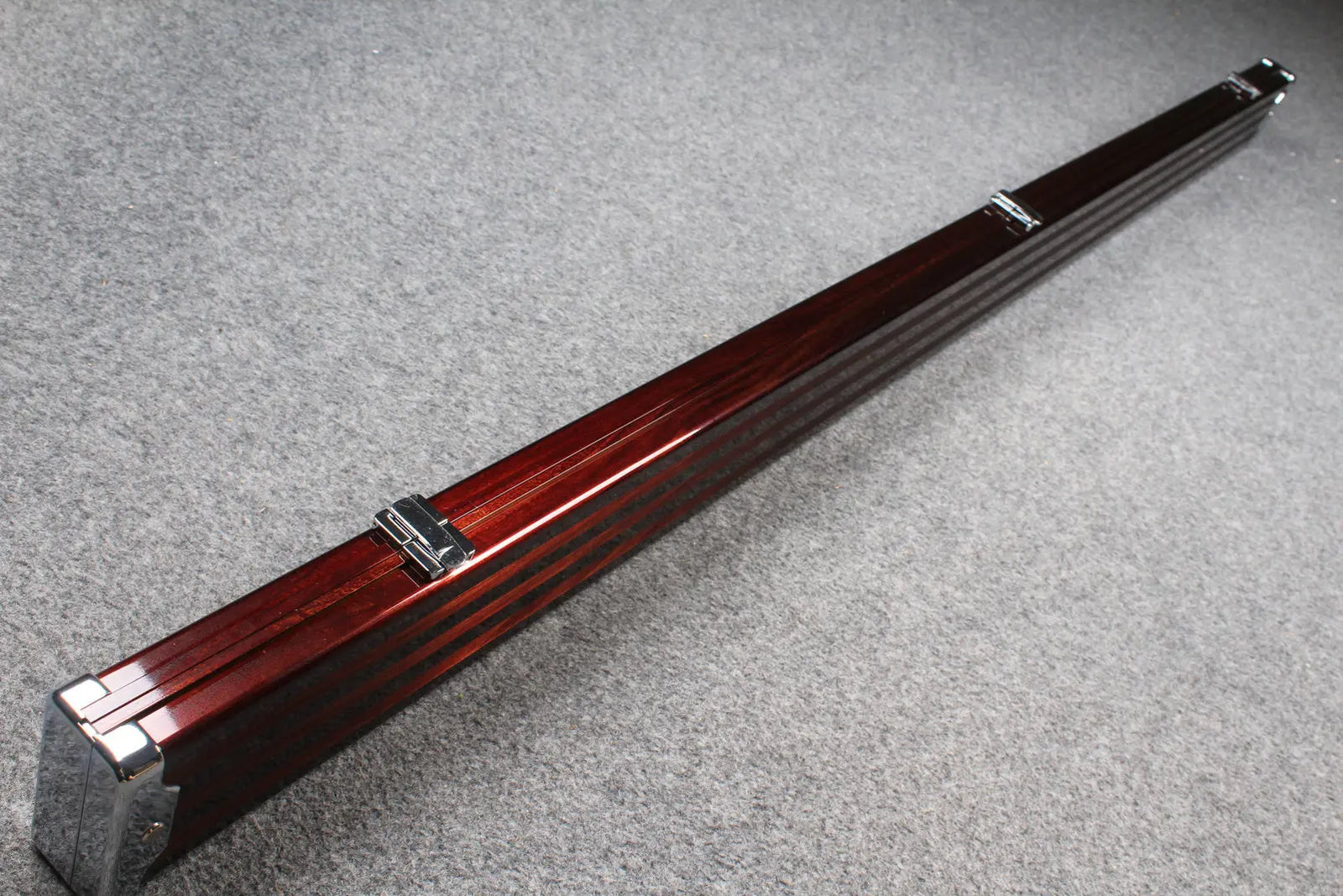 deluxe one piece aluminium cue case with 3 slots