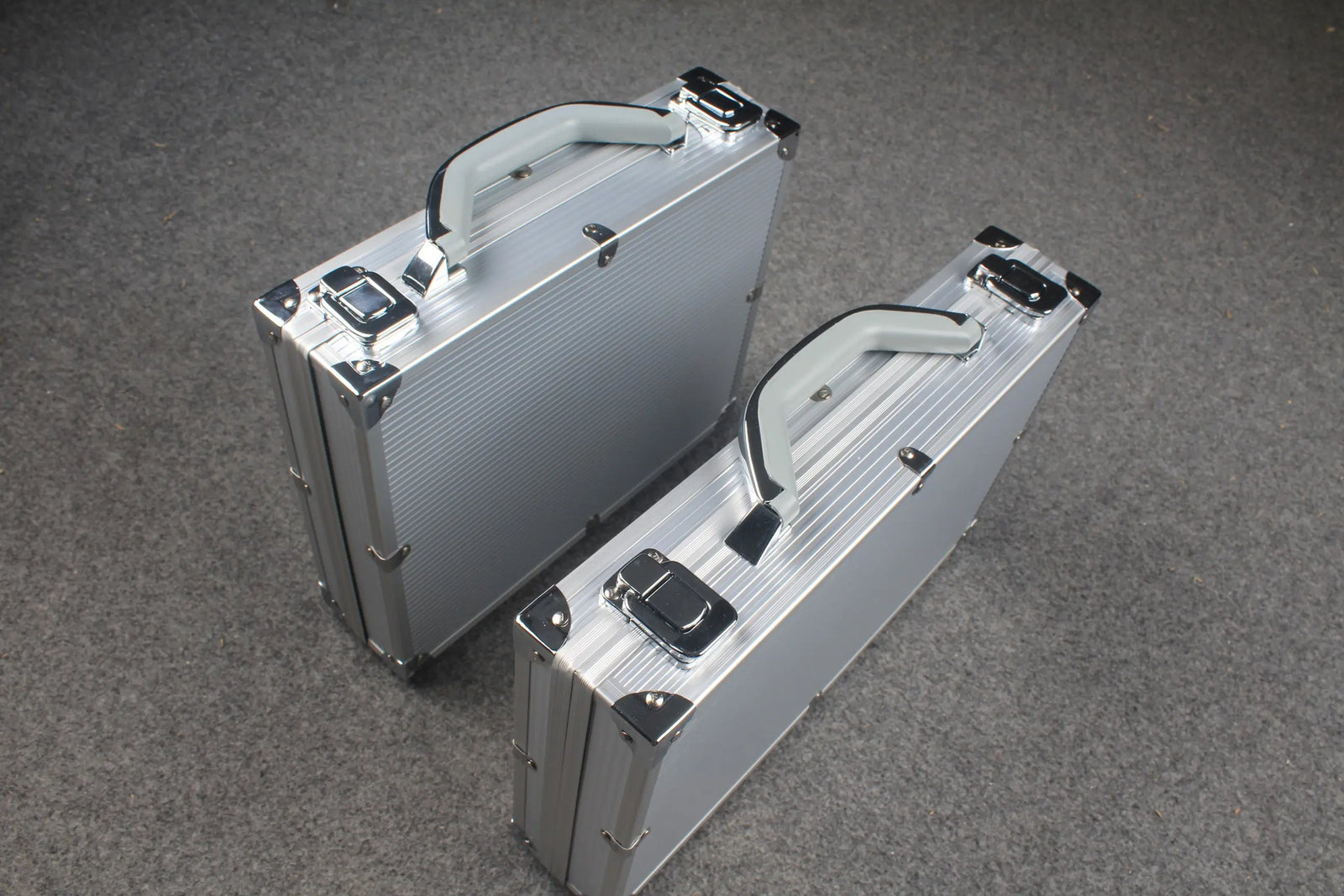 billiard ball set aluminum case, 2 sizes WOODS CUES