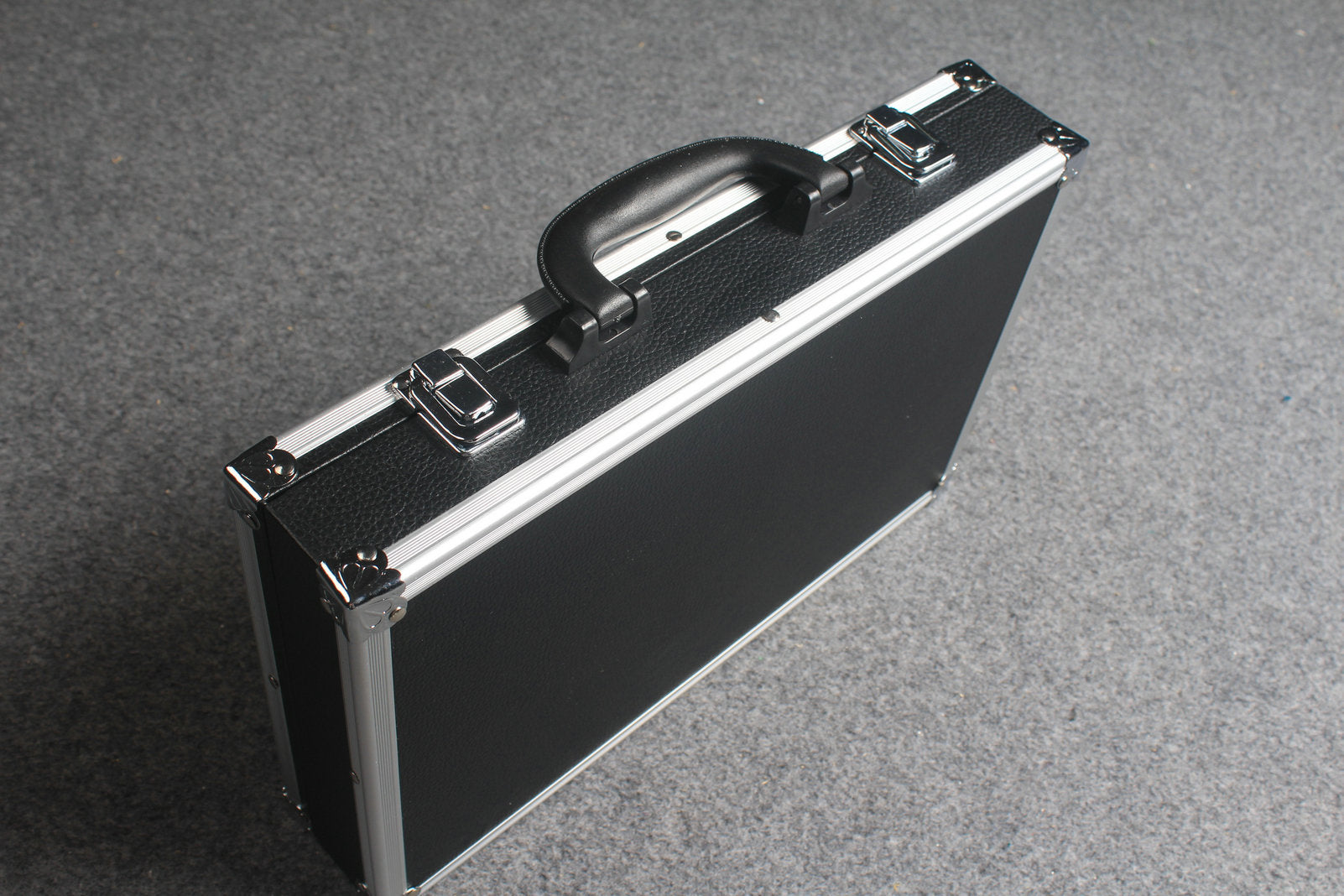 billiard ball set aluminum carrying case, black, 2 sizes